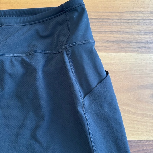 Athleta Black Action Skort in Dobby 14.5” Sz. MEDIUM - Picture 6 of 8